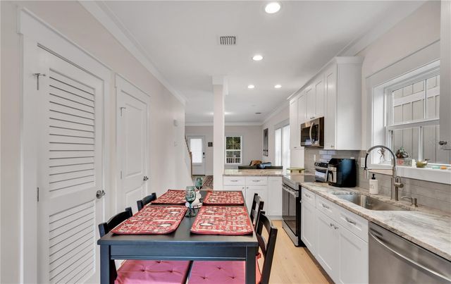 340 6TH STREET E, Bradenton, FL 34208