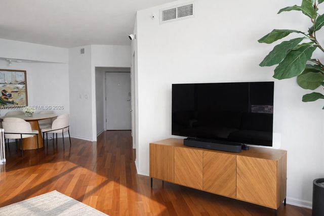 1330 W Ave 2601 2601, Miami Beach, FL 33139