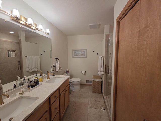 1980 TIMBERLINE DRIVE, Oshkosh, WI 54904