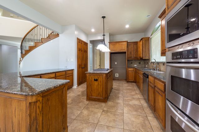 923 Wise Street, Keller, TX 76248
