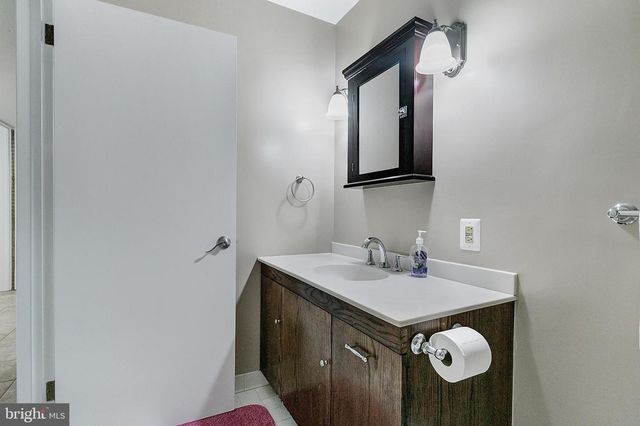 2108 48TH ST NW, Washington, DC 20007
