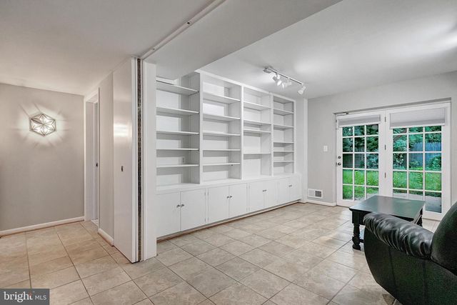 2108 48TH ST NW, Washington, DC 20007
