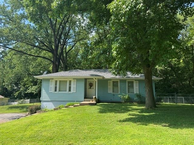 732 Santa Fe Street, Leavenworth, KS 66048
