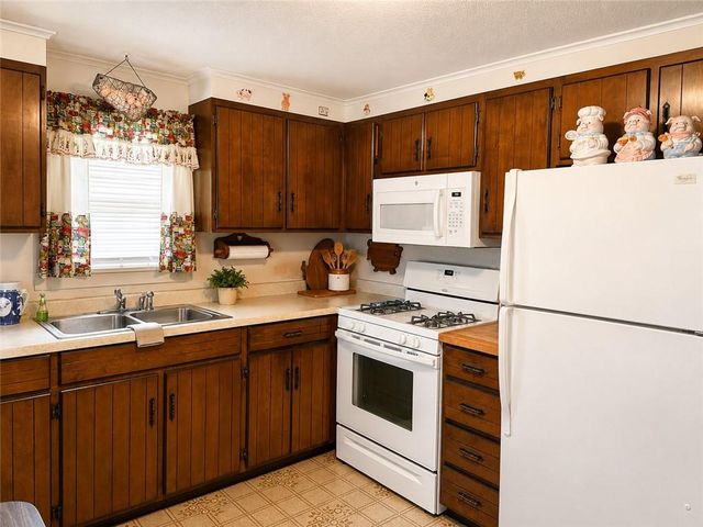 732 Santa Fe Street, Leavenworth, KS 66048