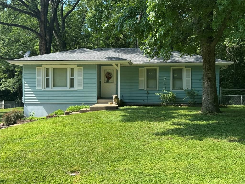 732 Santa Fe Street, Leavenworth, KS 66048