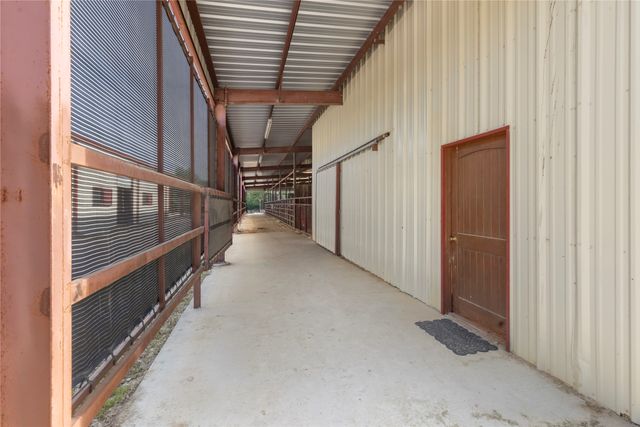 8016 E US HWY 82, Gainesville, TX 76240