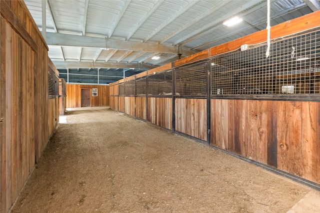 8016 E US HWY 82, Gainesville, TX 76240