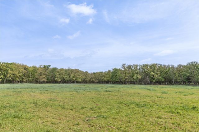 8016 E US HWY 82, Gainesville, TX 76240