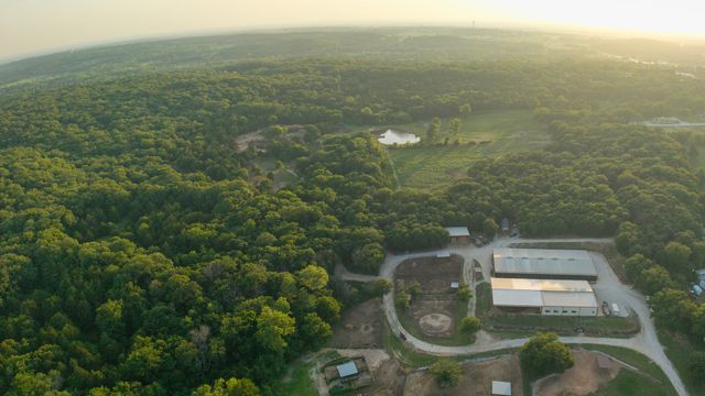 8016 E US HWY 82, Gainesville, TX 76240