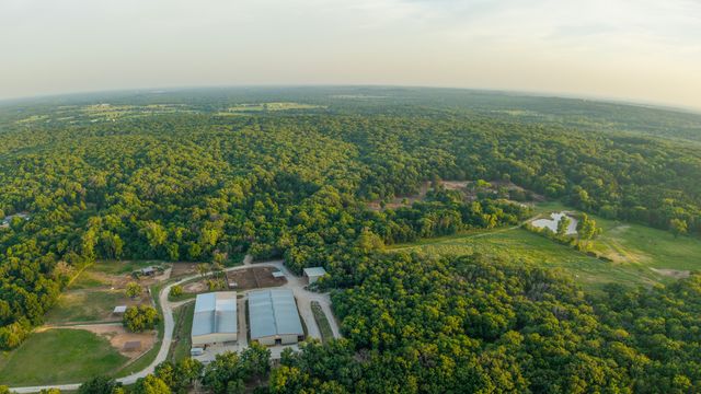 8016 E US HWY 82, Gainesville, TX 76240