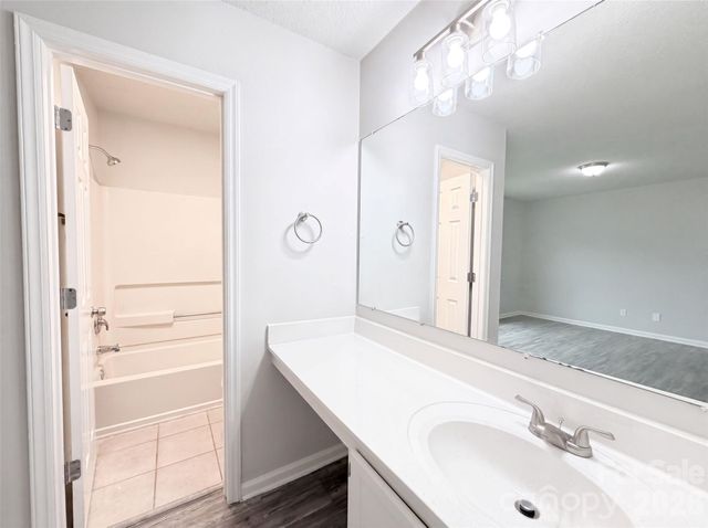 8822 Hunter Green Lane, Charlotte, NC 28227