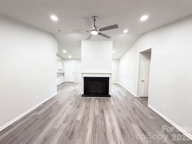 8822 Hunter Green Lane, Charlotte, NC 28227