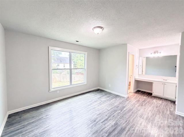 8822 Hunter Green Lane, Charlotte, NC 28227