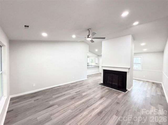 8822 Hunter Green Lane, Charlotte, NC 28227
