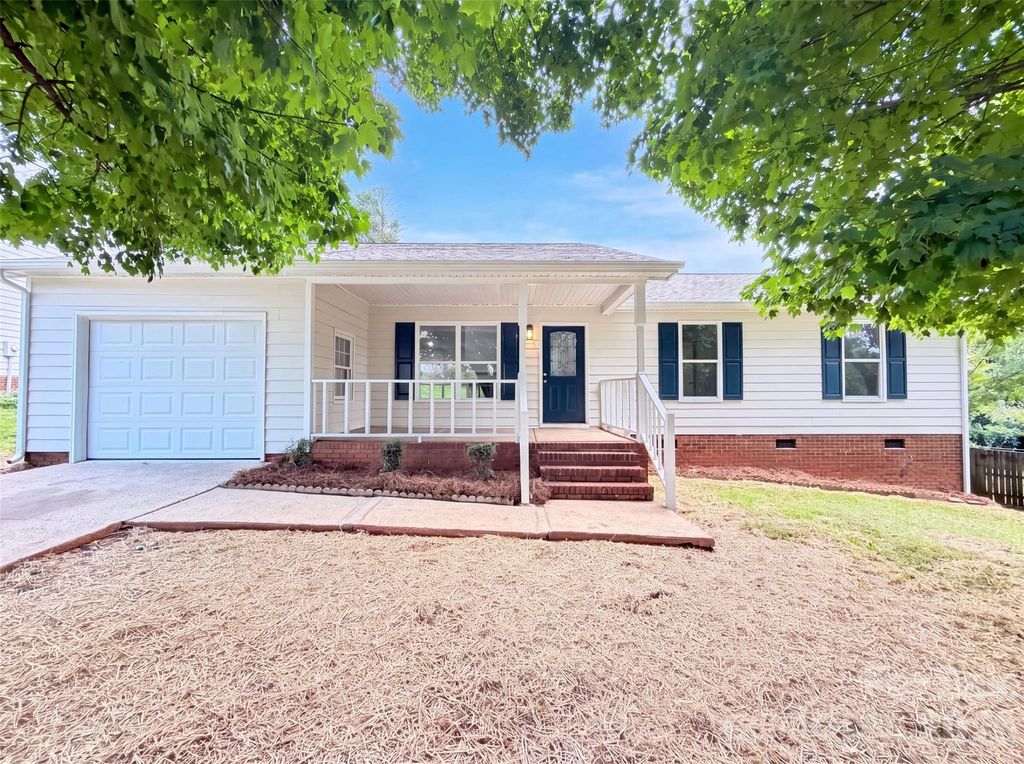 8822 Hunter Green Lane, Charlotte, NC 28227