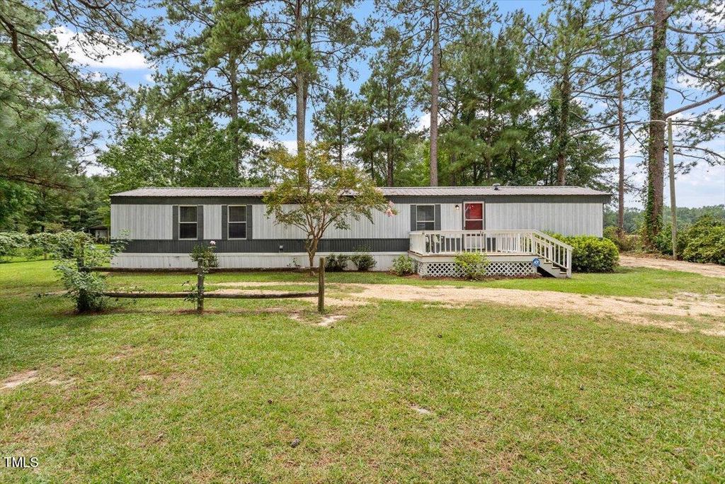 10317 Giles Road, Linden, NC 28356