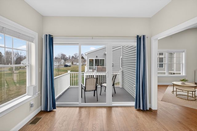 10 Logans Run 10, Millbury, MA 01527