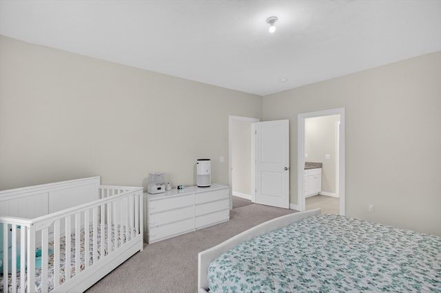 10 Logans Run 10, Millbury, MA 01527