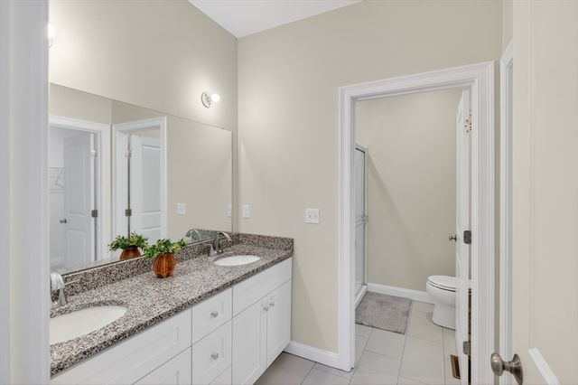 10 Logans Run 10, Millbury, MA 01527