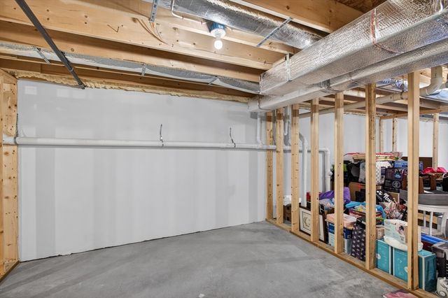 10 Logans Run 10, Millbury, MA 01527