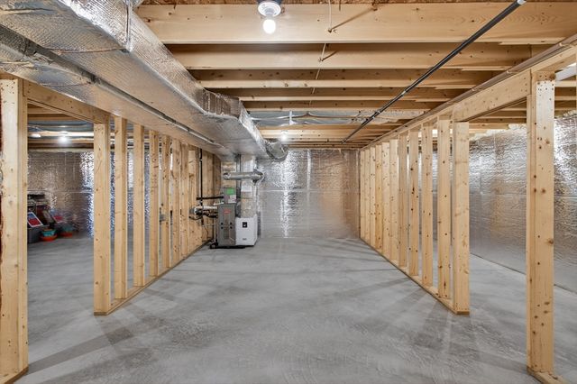 10 Logans Run 10, Millbury, MA 01527