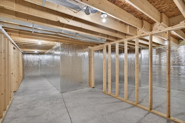 10 Logans Run 10, Millbury, MA 01527