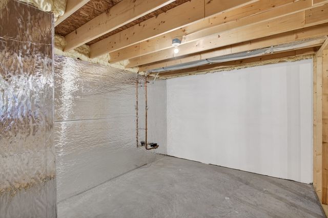 10 Logans Run 10, Millbury, MA 01527