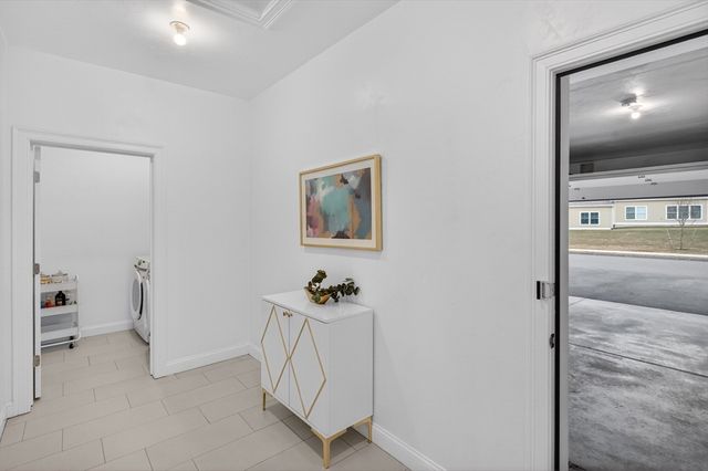 10 Logans Run 10, Millbury, MA 01527