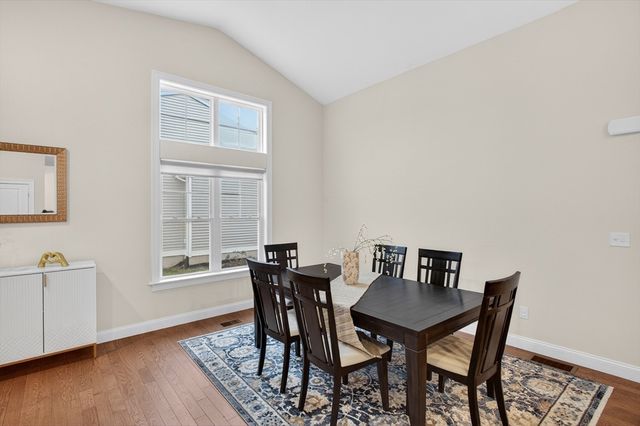 10 Logans Run 10, Millbury, MA 01527