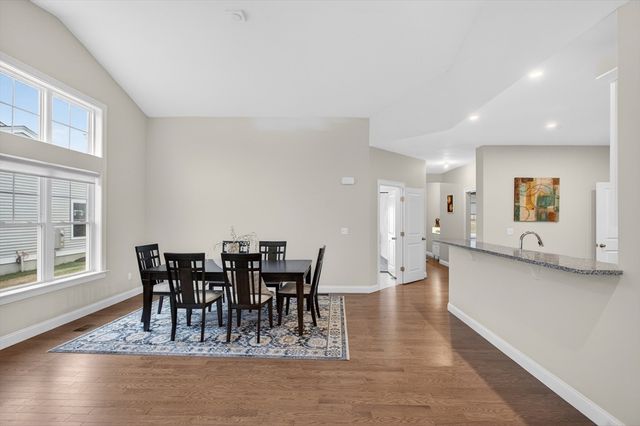 10 Logans Run 10, Millbury, MA 01527