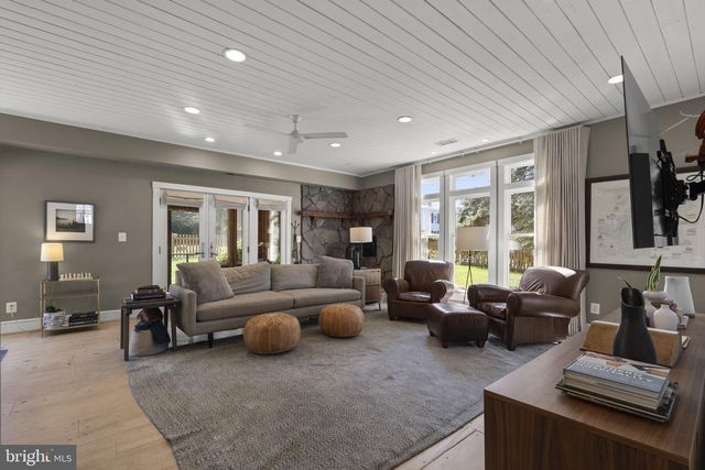 140 S 29TH ST, Purcellville, VA 20132