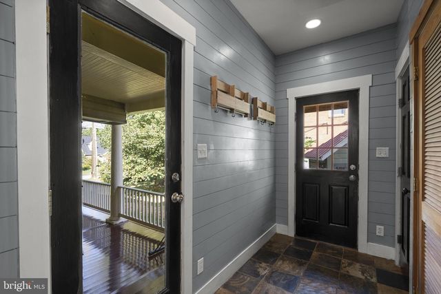 140 S 29TH ST, Purcellville, VA 20132
