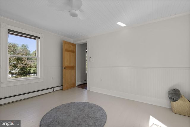 140 S 29TH ST, Purcellville, VA 20132