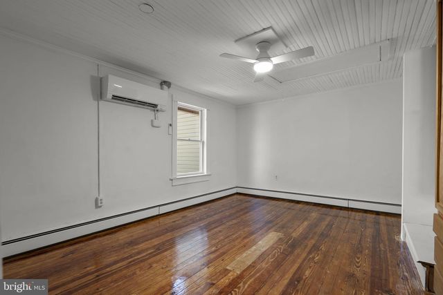 140 S 29TH ST, Purcellville, VA 20132