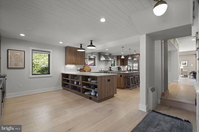 140 S 29TH ST, Purcellville, VA 20132