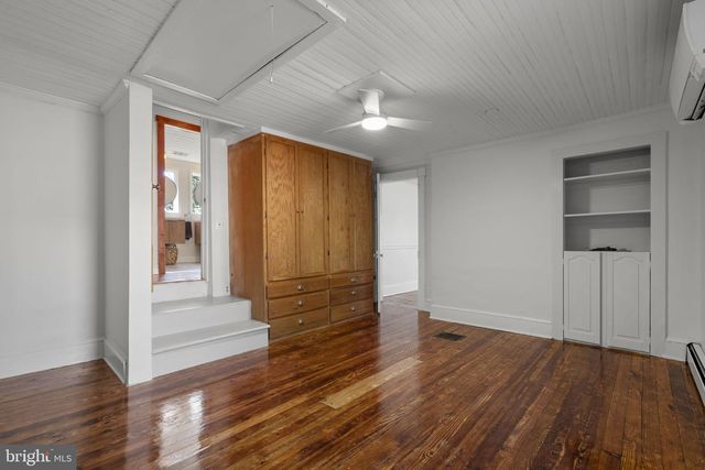 140 S 29TH ST, Purcellville, VA 20132
