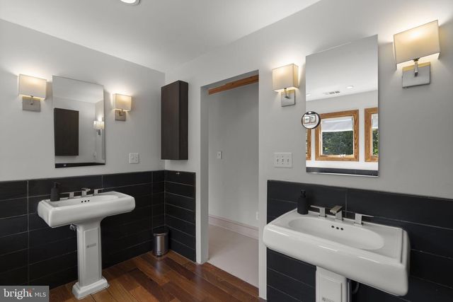 140 S 29TH ST, Purcellville, VA 20132