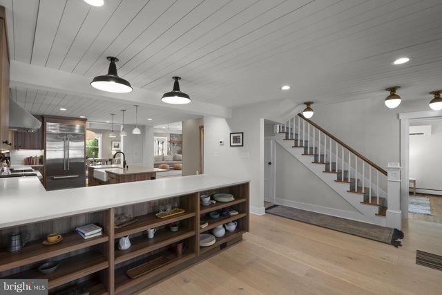 140 S 29TH ST, Purcellville, VA 20132
