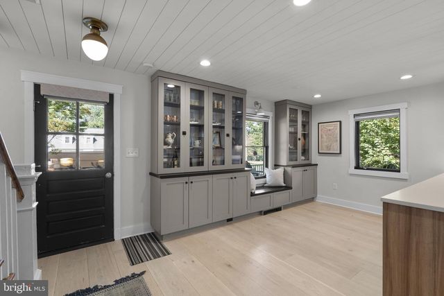 140 S 29TH ST, Purcellville, VA 20132