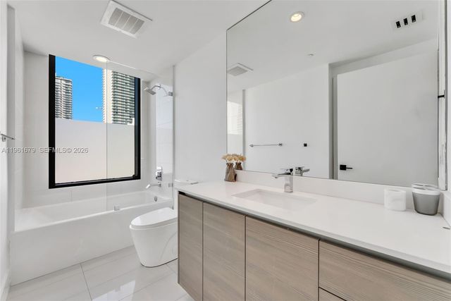 460 NE 28th St 1601, Miami, FL 33137