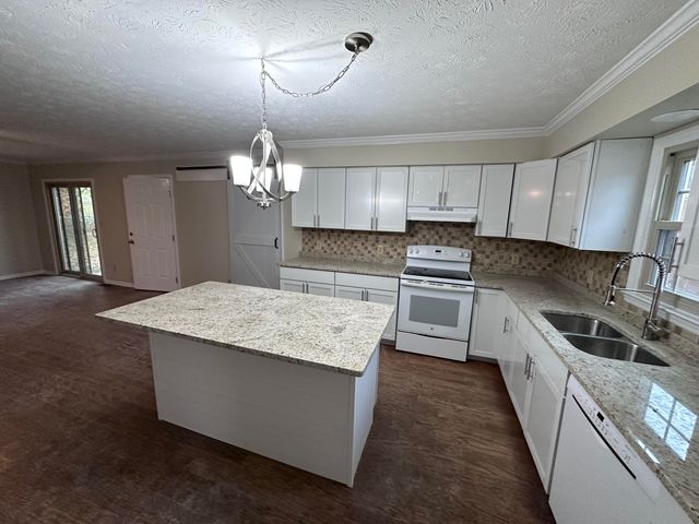 1016 Fairway Drive, Georgetown, KY 40324