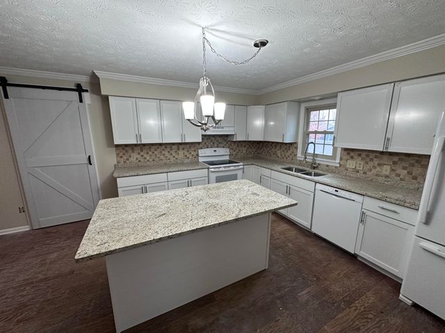 1016 Fairway Drive, Georgetown, KY 40324