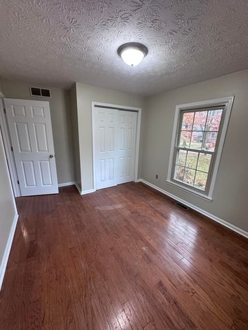 1016 Fairway Drive, Georgetown, KY 40324