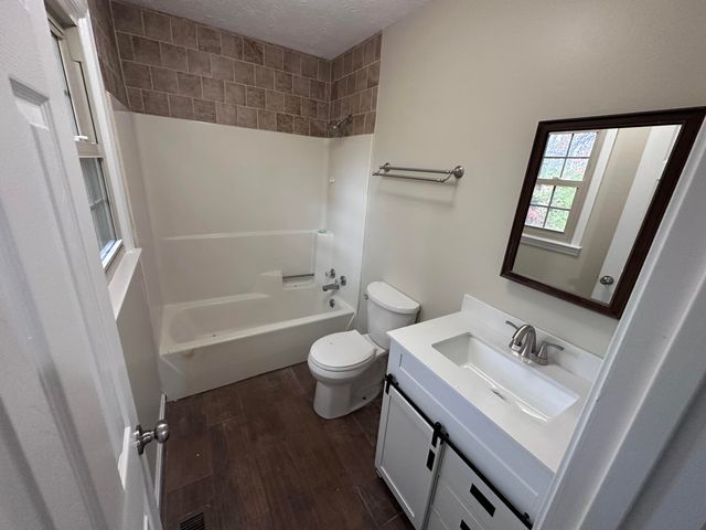 1016 Fairway Drive, Georgetown, KY 40324