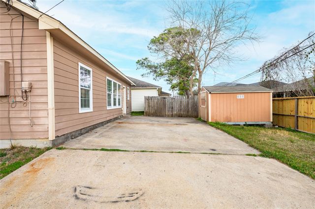 3047 Carlisle Street, La Porte, TX 77571