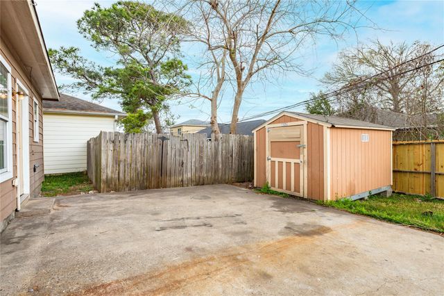 3047 Carlisle Street, La Porte, TX 77571