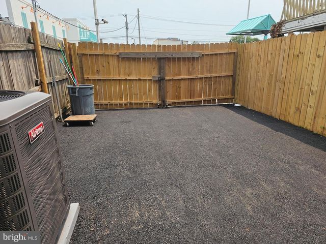 2512 N HEALD ST, Wilmington, DE 19802
