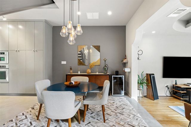 613 W Annie ST A, Austin, TX 78704