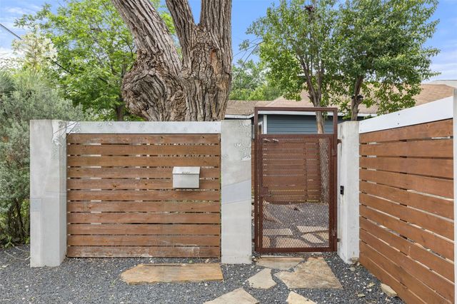 613 W Annie ST A, Austin, TX 78704