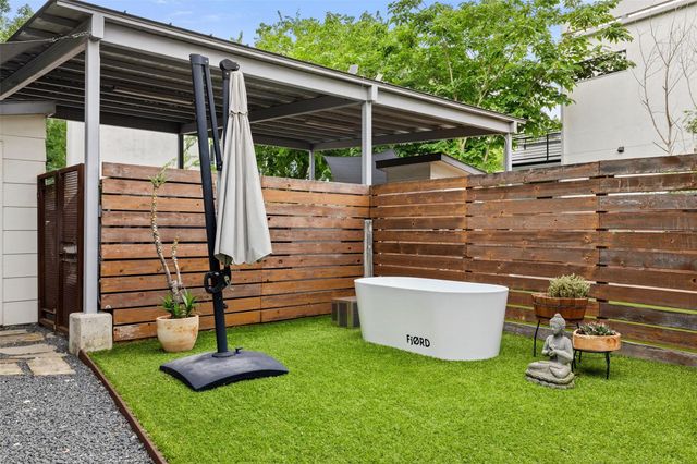613 W Annie ST A, Austin, TX 78704
